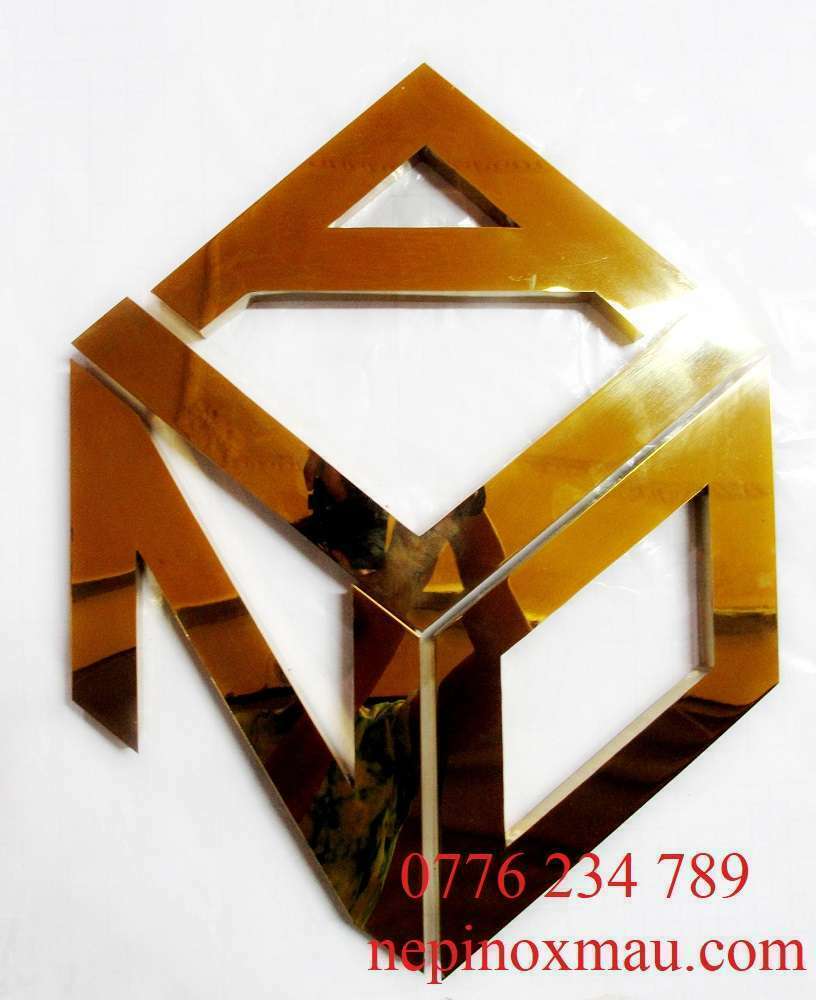 gia công chữ inox vàng gương làm bảng hiệu quảng cáo nhà hàng