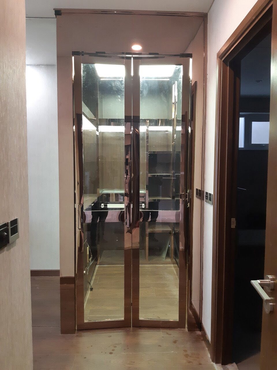 Cửa kính khung inox