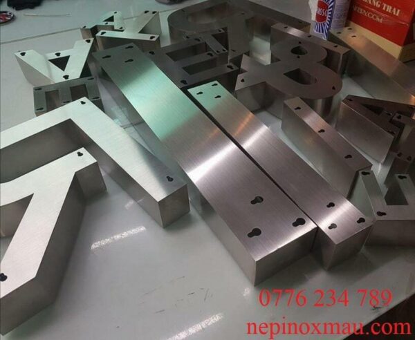 chữ inox trắng xước