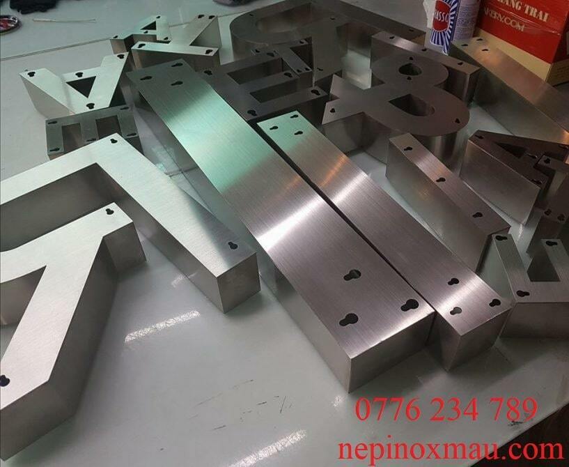 chữ inox trắng xước